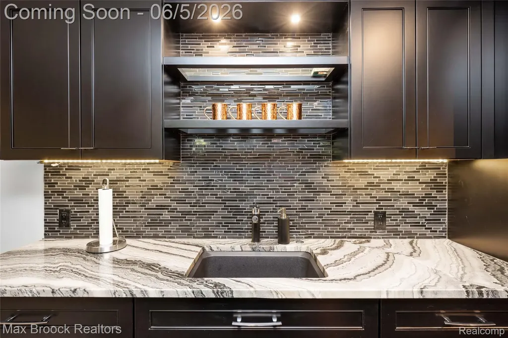 6294 Lindsay Court West Bloomfield Charter Township MI 48324