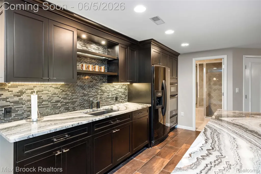 6294 Lindsay Court West Bloomfield Charter Township MI 48324