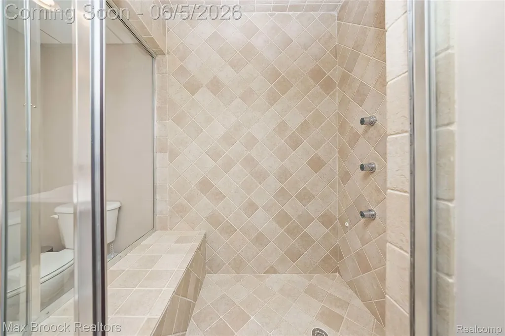 6294 Lindsay Court West Bloomfield Charter Township MI 48324
