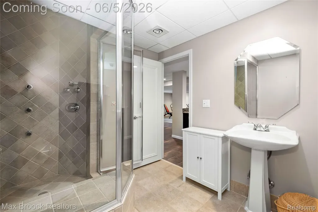 6294 Lindsay Court West Bloomfield Charter Township MI 48324