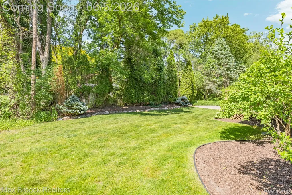 6294 Lindsay Court West Bloomfield Charter Township MI 48324