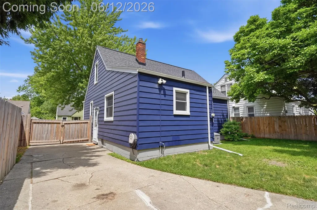 1920 Brockton Avenue Royal Oak City MI 48067