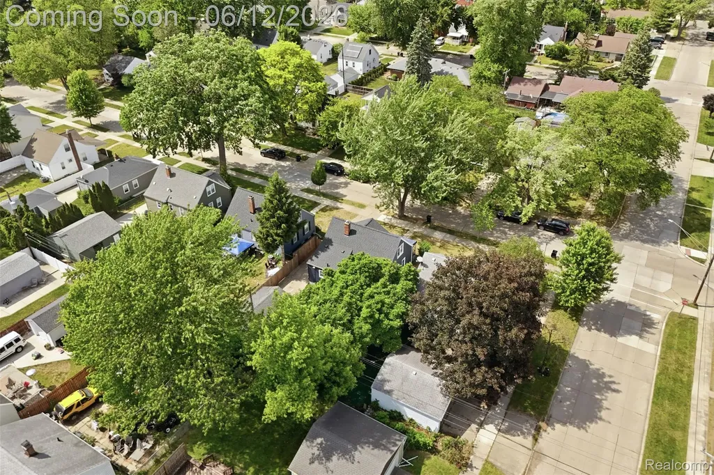1920 Brockton Avenue Royal Oak City MI 48067