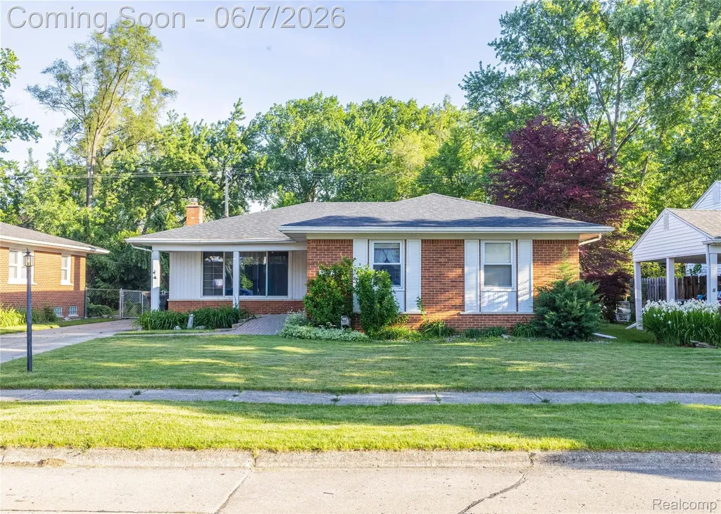 29447 Ravine Drive Livonia City MI 48152