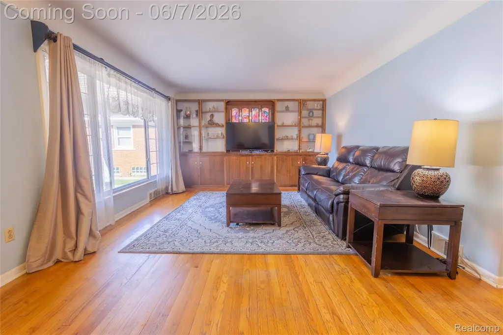 29447 Ravine Drive Livonia City MI 48152