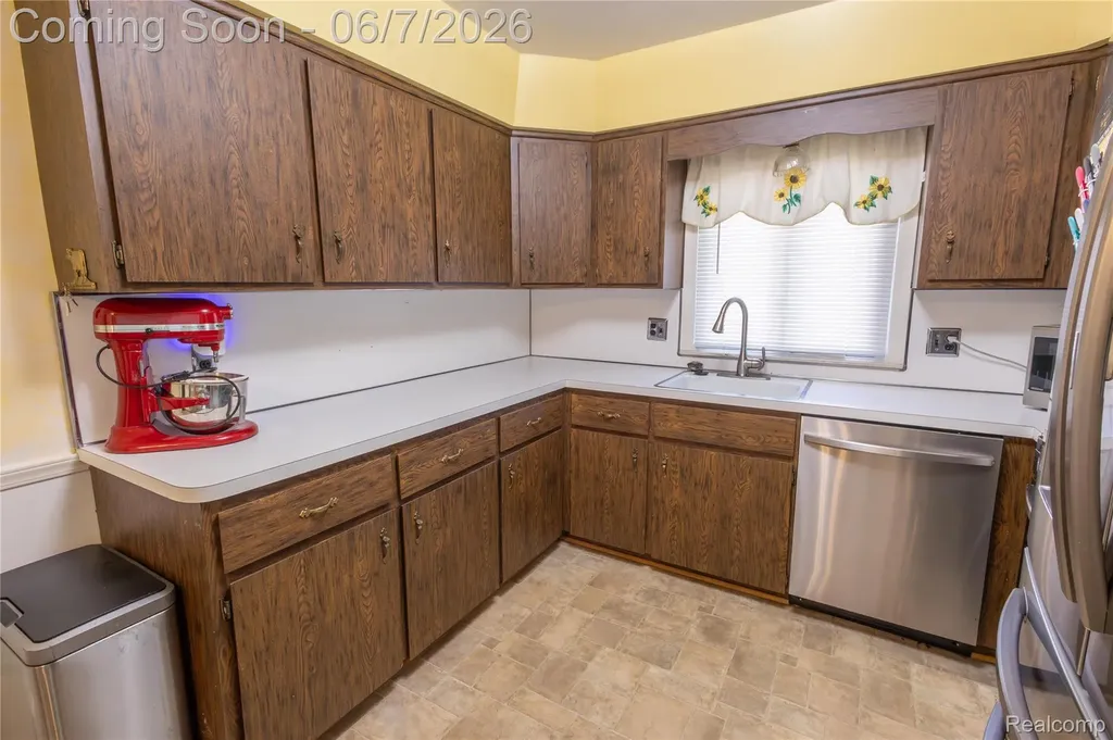 29447 Ravine Drive Livonia City MI 48152