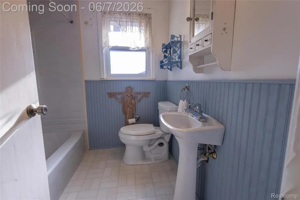 29447 Ravine Drive Livonia City MI 48152