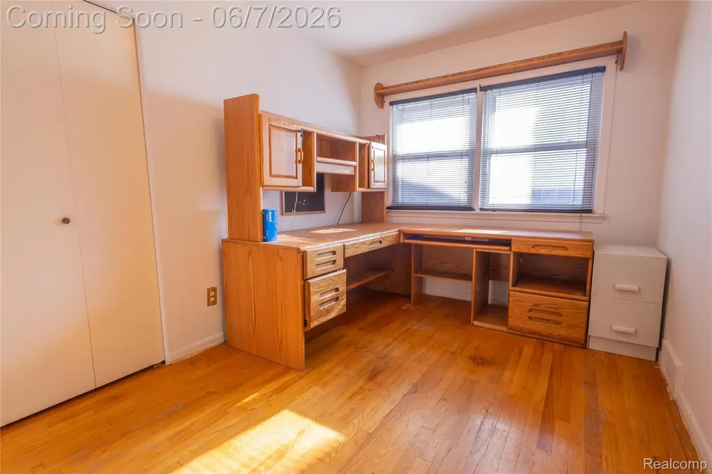 29447 Ravine Drive Livonia City MI 48152