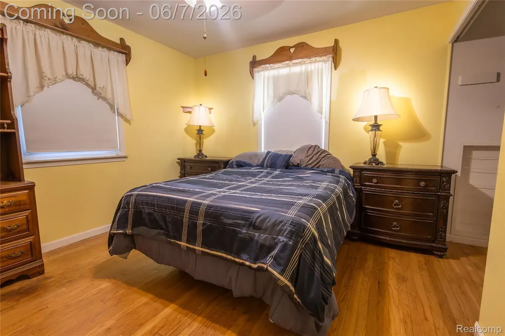 29447 Ravine Drive Livonia City MI 48152