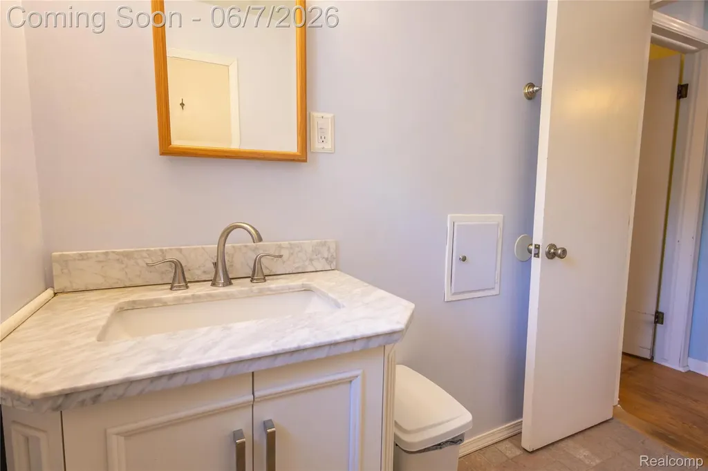 29447 Ravine Drive Livonia City MI 48152