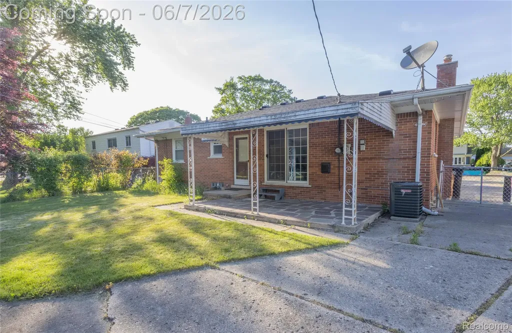 29447 Ravine Drive Livonia City MI 48152