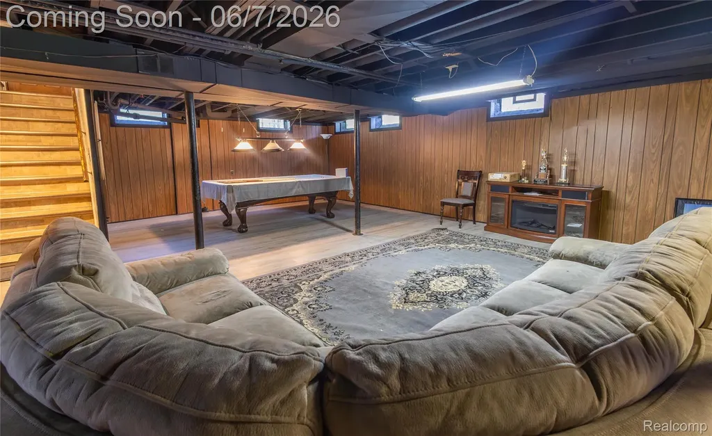 29447 Ravine Drive Livonia City MI 48152