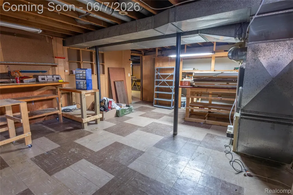 29447 Ravine Drive Livonia City MI 48152