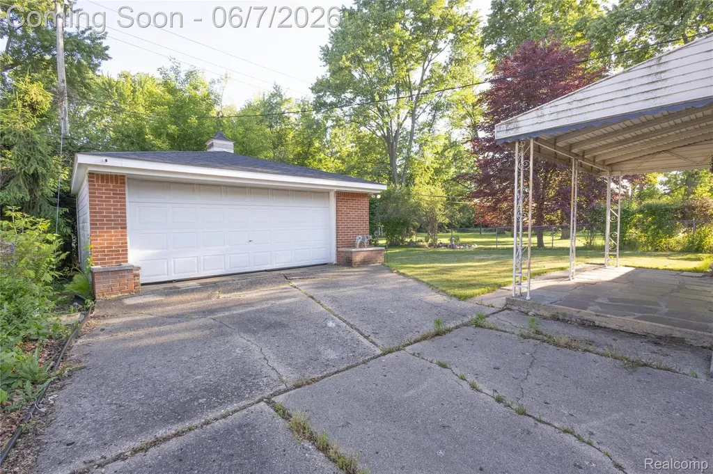 29447 Ravine Drive Livonia City MI 48152