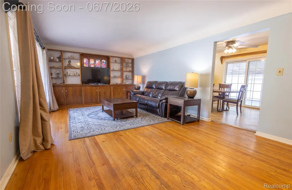29447 Ravine Drive Livonia City MI 48152