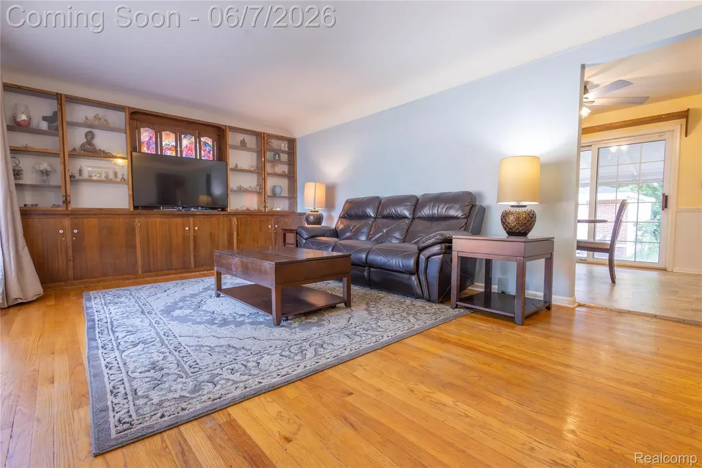29447 Ravine Drive Livonia City MI 48152