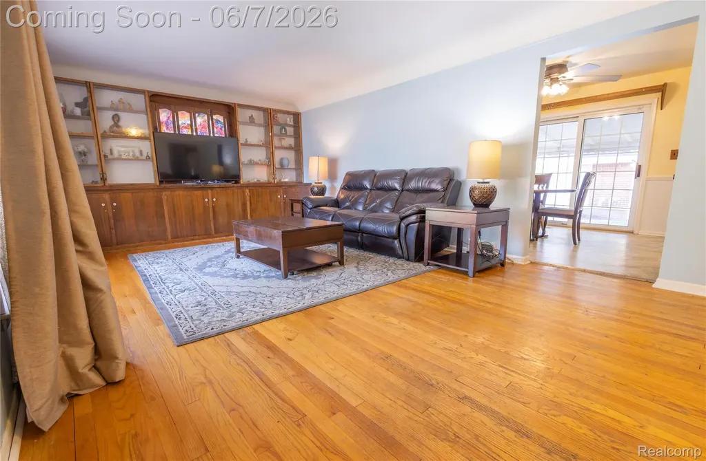 29447 Ravine Drive Livonia City MI 48152