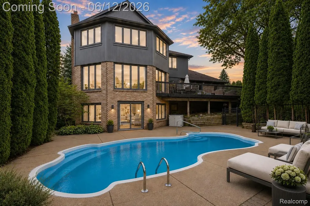 1966 Mapleridge Road Rochester Hills City MI 48309