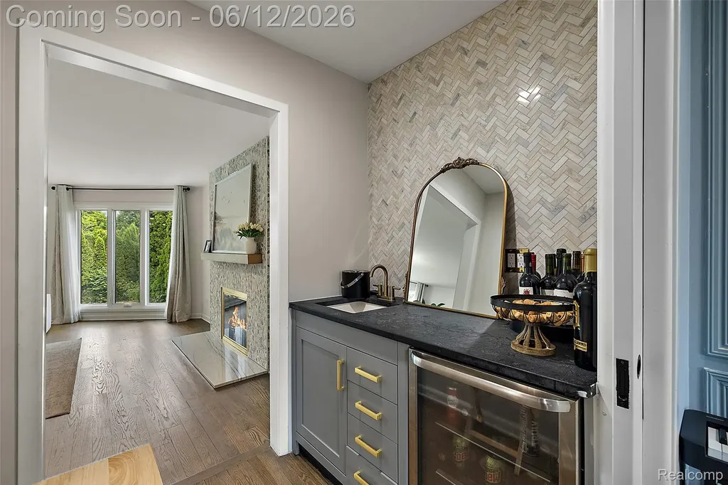 1966 Mapleridge Road Rochester Hills City MI 48309