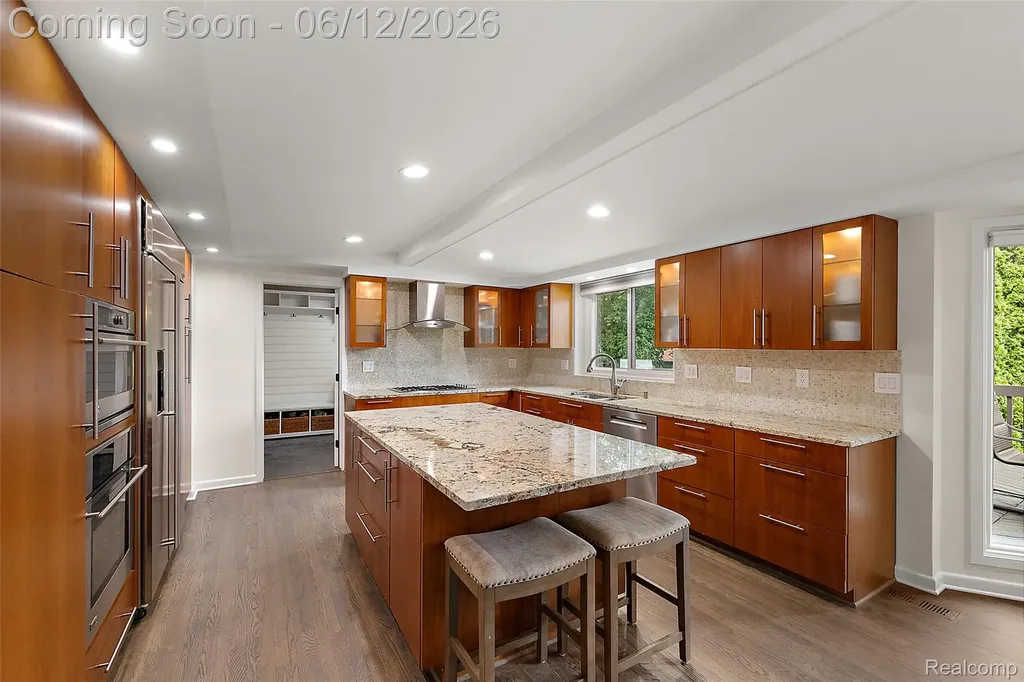 1966 Mapleridge Road Rochester Hills City MI 48309