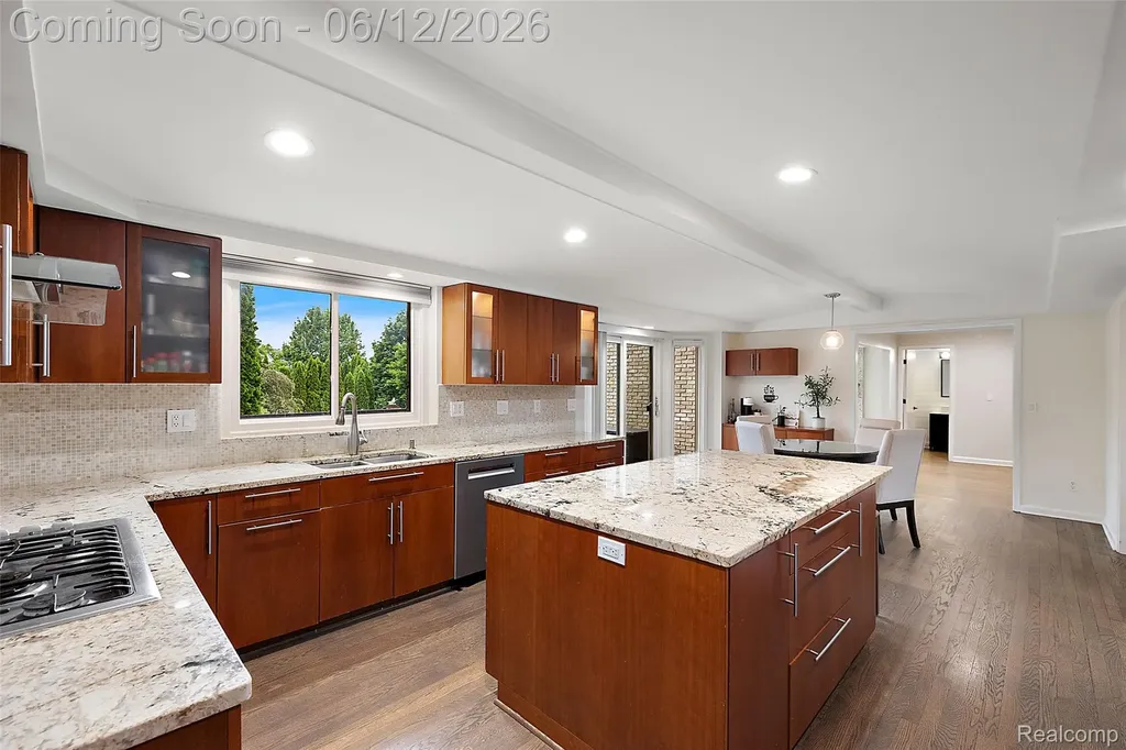 1966 Mapleridge Road Rochester Hills City MI 48309