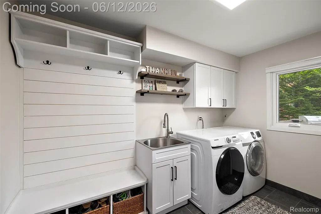 1966 Mapleridge Road Rochester Hills City MI 48309