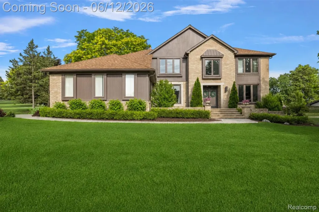 1966 Mapleridge Road Rochester Hills City MI 48309