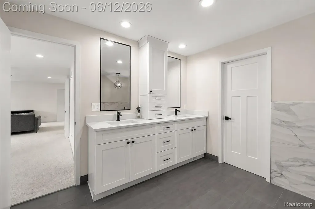 1966 Mapleridge Road Rochester Hills City MI 48309