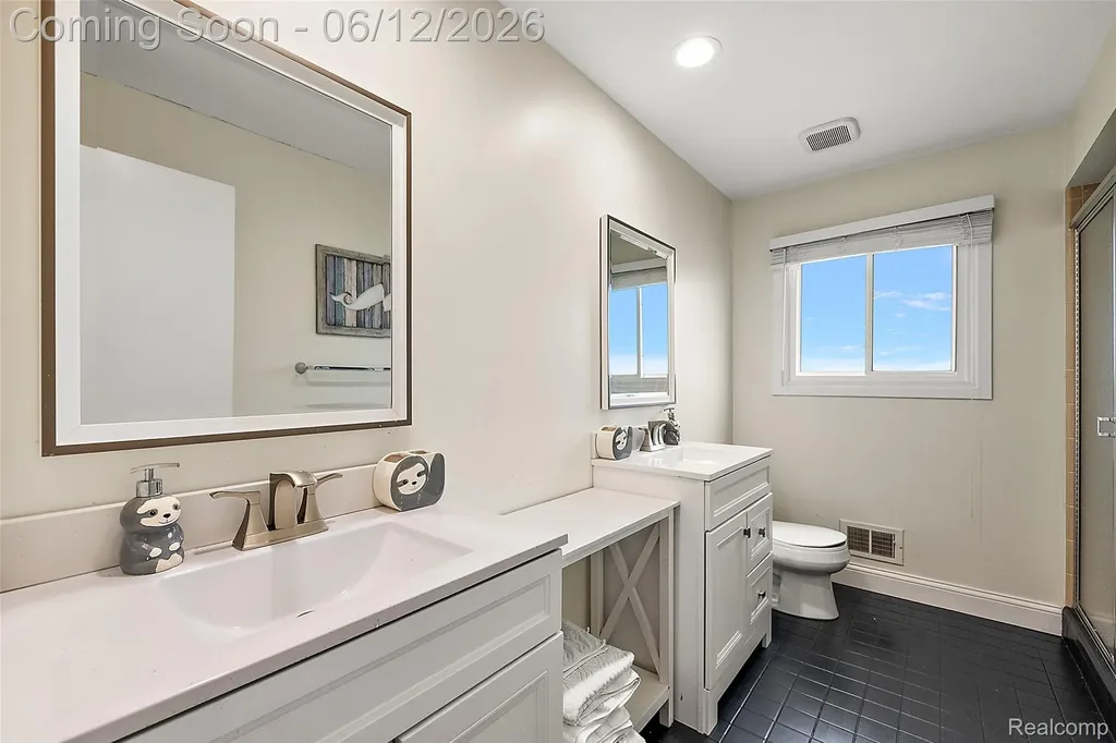 1966 Mapleridge Road Rochester Hills City MI 48309