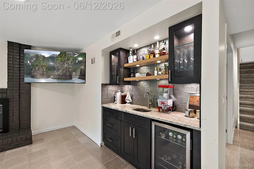 1966 Mapleridge Road Rochester Hills City MI 48309