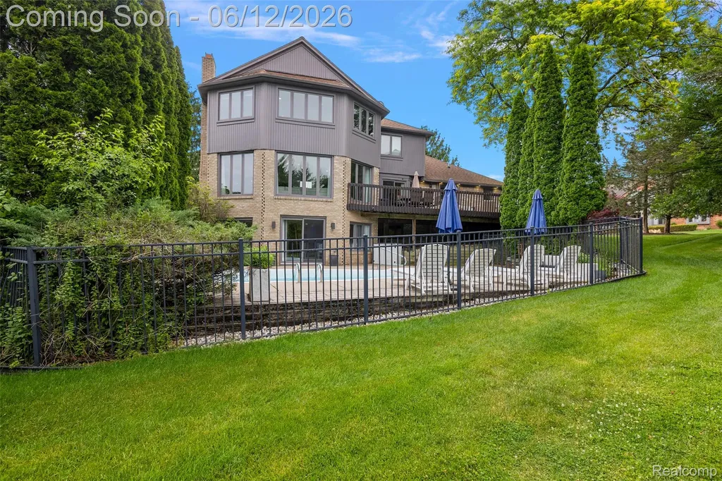 1966 Mapleridge Road Rochester Hills City MI 48309