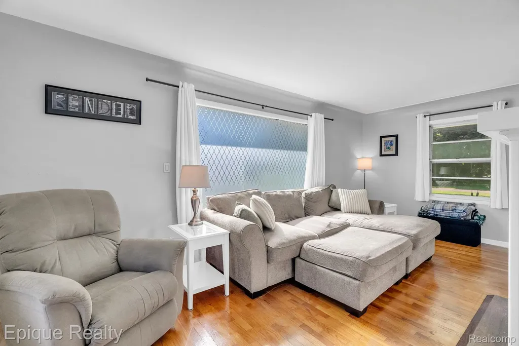 2324 Edwards Street Grand Blanc Charter Township MI 48439