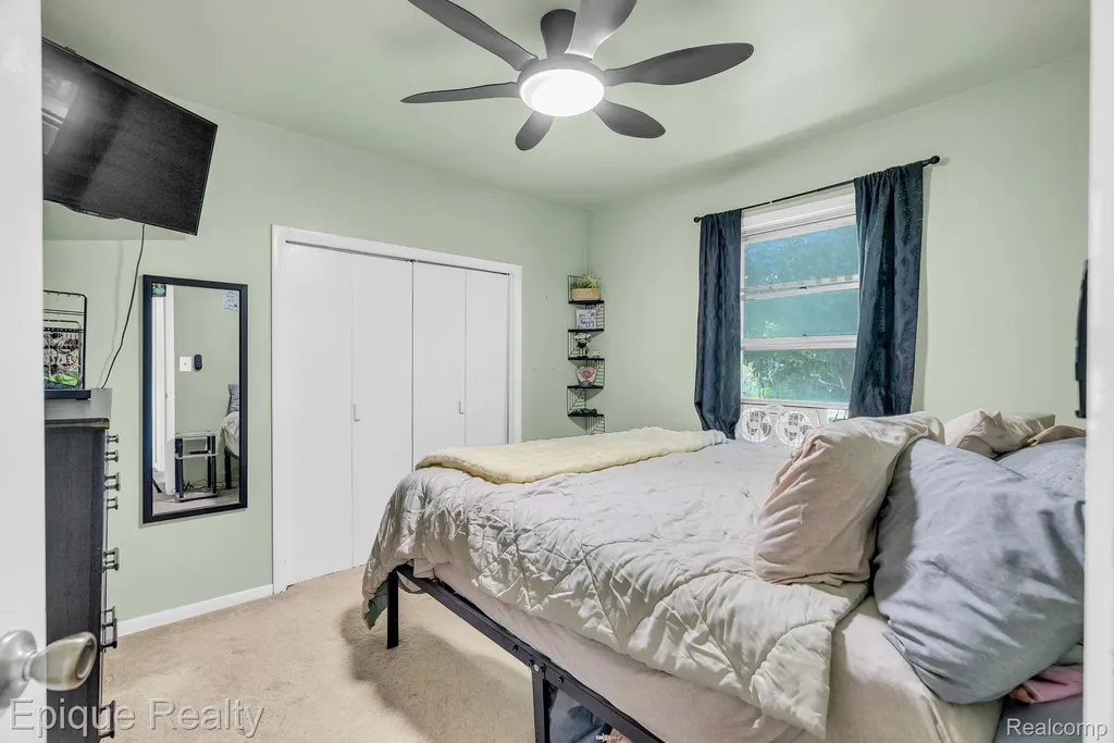 2324 Edwards Street Grand Blanc Charter Township MI 48439