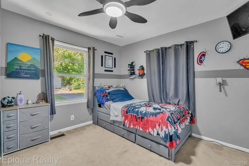 2324 Edwards Street Grand Blanc Charter Township MI 48439