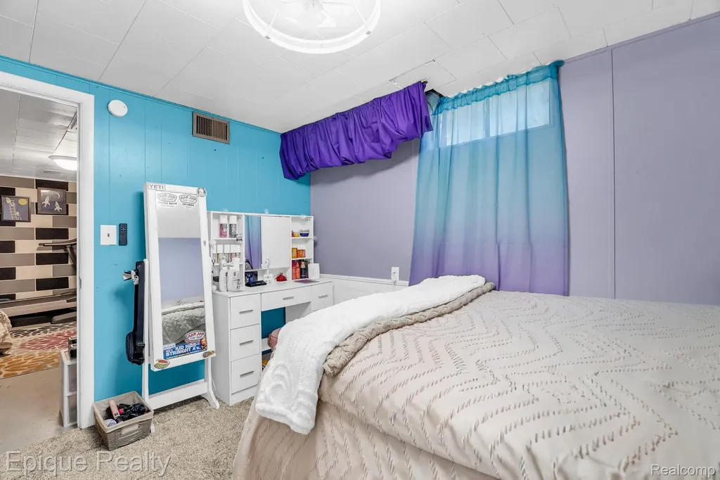 2324 Edwards Street Grand Blanc Charter Township MI 48439