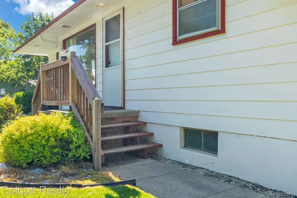 2324 Edwards Street Grand Blanc Charter Township MI 48439