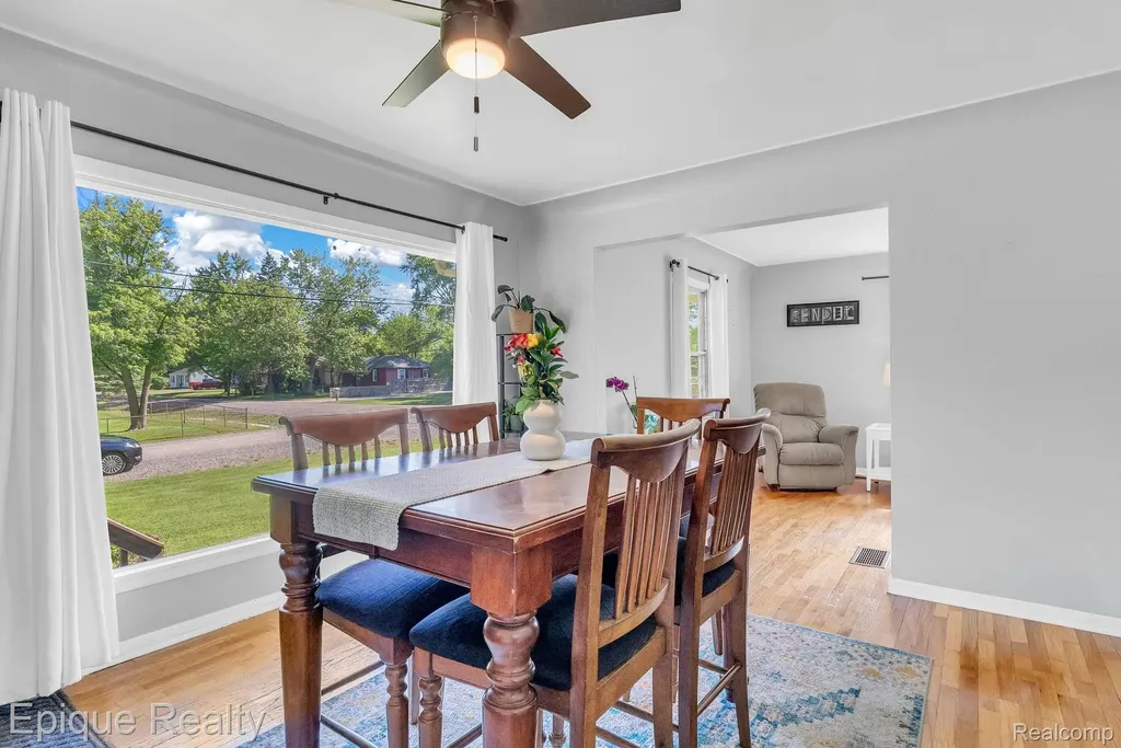 2324 Edwards Street Grand Blanc Charter Township MI 48439