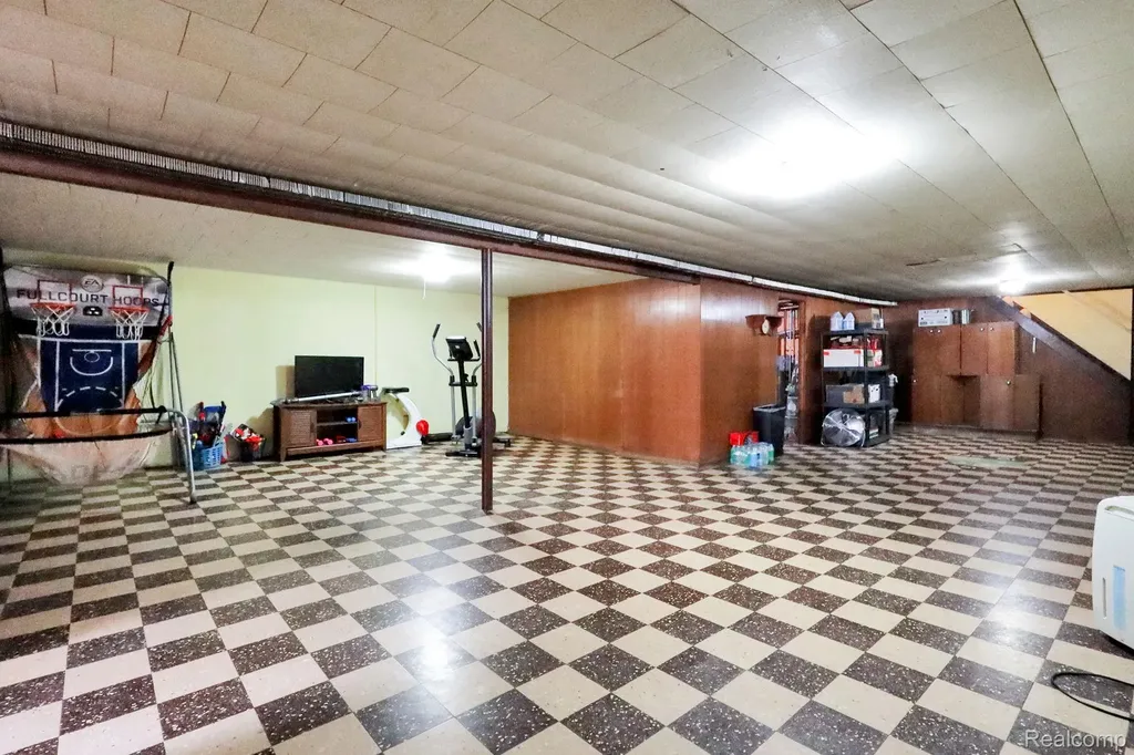 6245 W Coldwater Road Mt. Morris Township MI 48433
