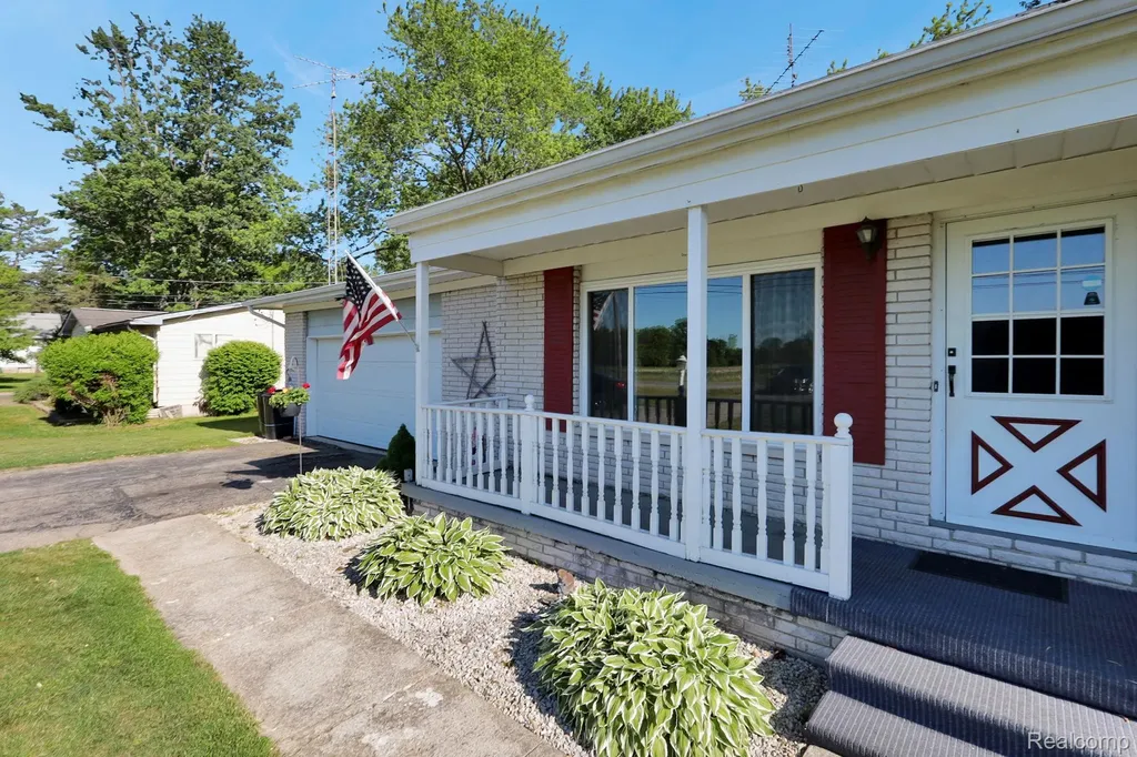 6245 W Coldwater Road Mt. Morris Township MI 48433