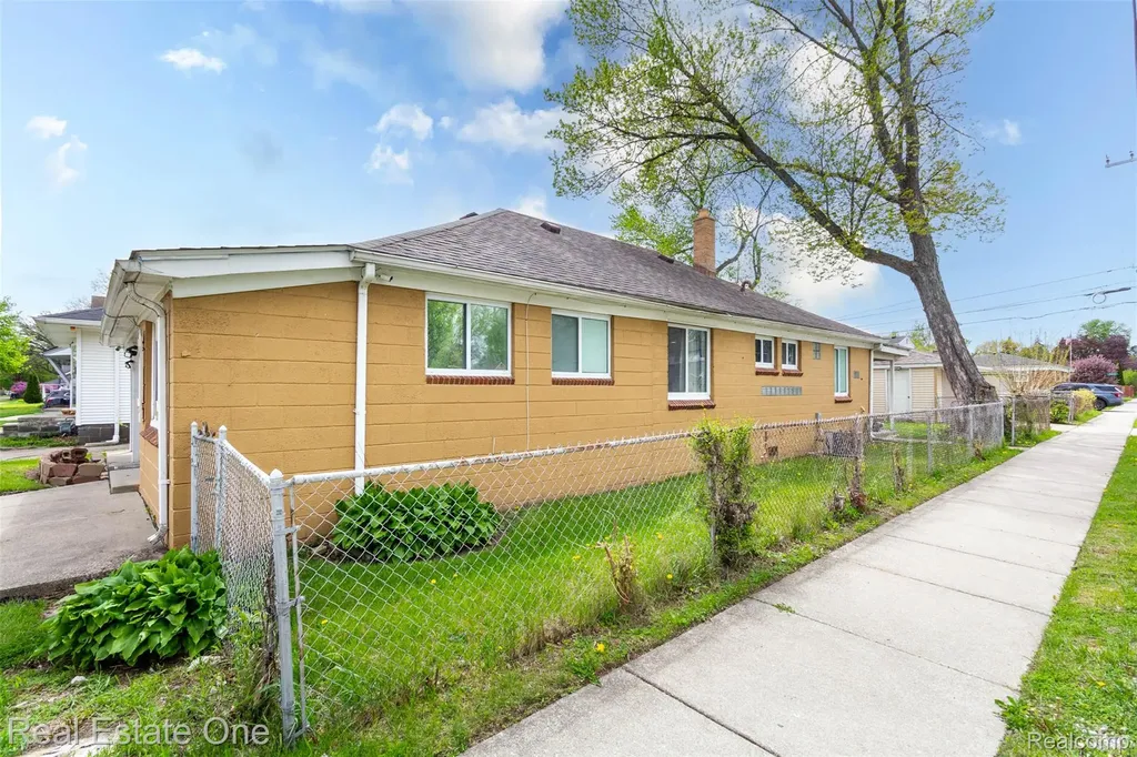 3902 Ziegler Street Dearborn Heights City MI 48125