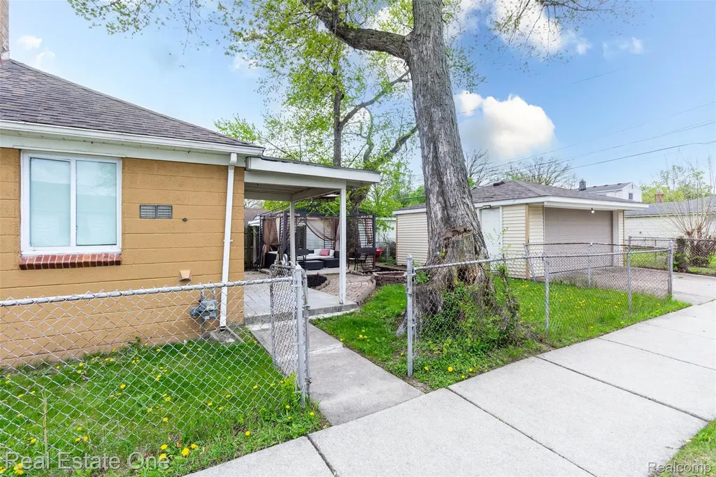 3902 Ziegler Street Dearborn Heights City MI 48125