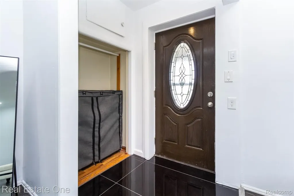 3902 Ziegler Street Dearborn Heights City MI 48125