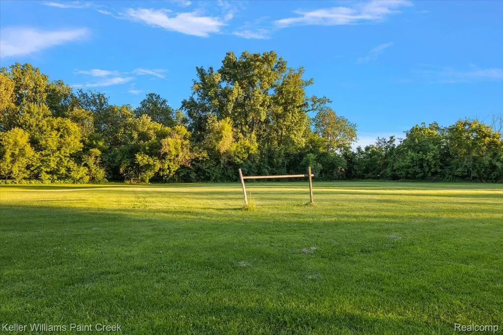54230 Card Road Macomb Township MI 48042