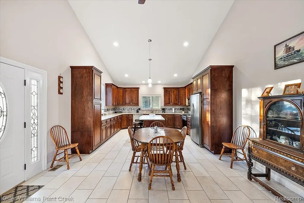54230 Card Road Macomb Township MI 48042