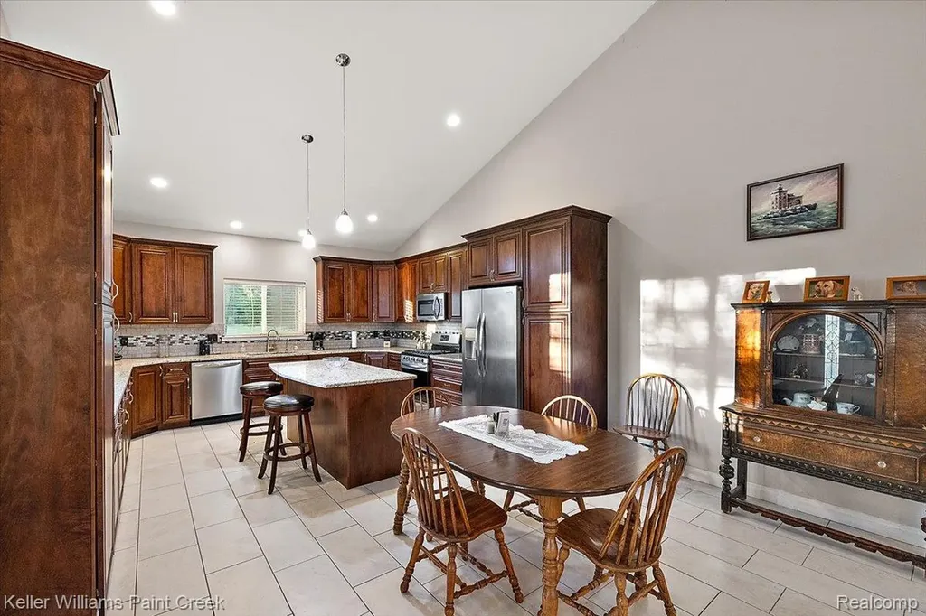 54230 Card Road Macomb Township MI 48042
