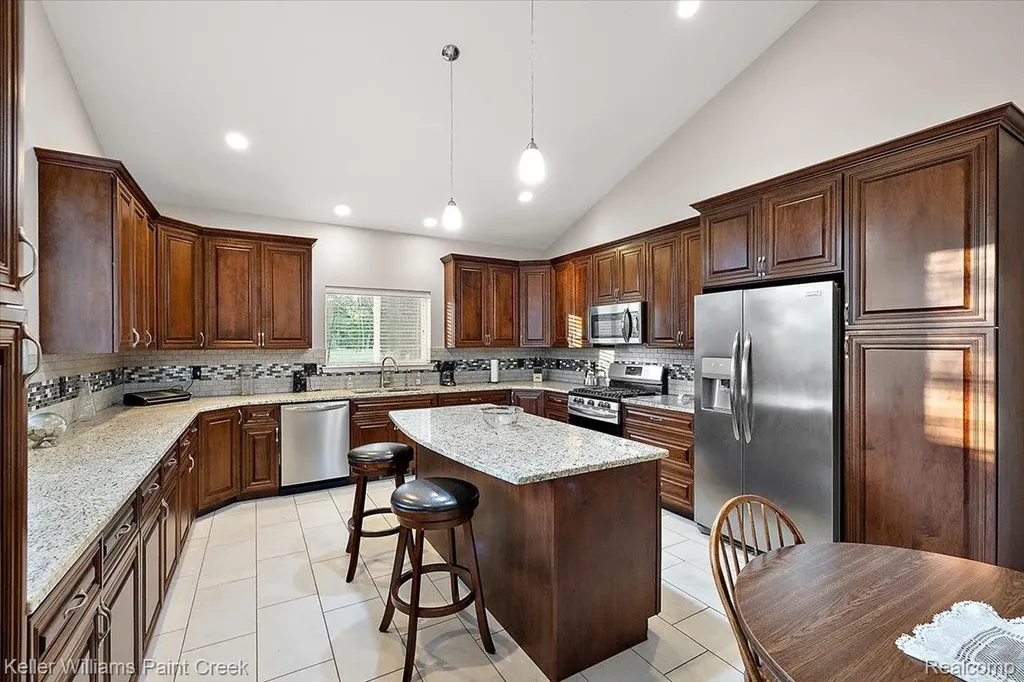 54230 Card Road Macomb Township MI 48042