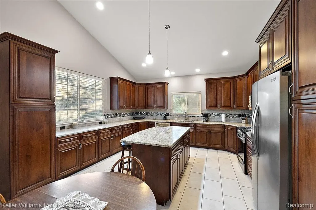 54230 Card Road Macomb Township MI 48042