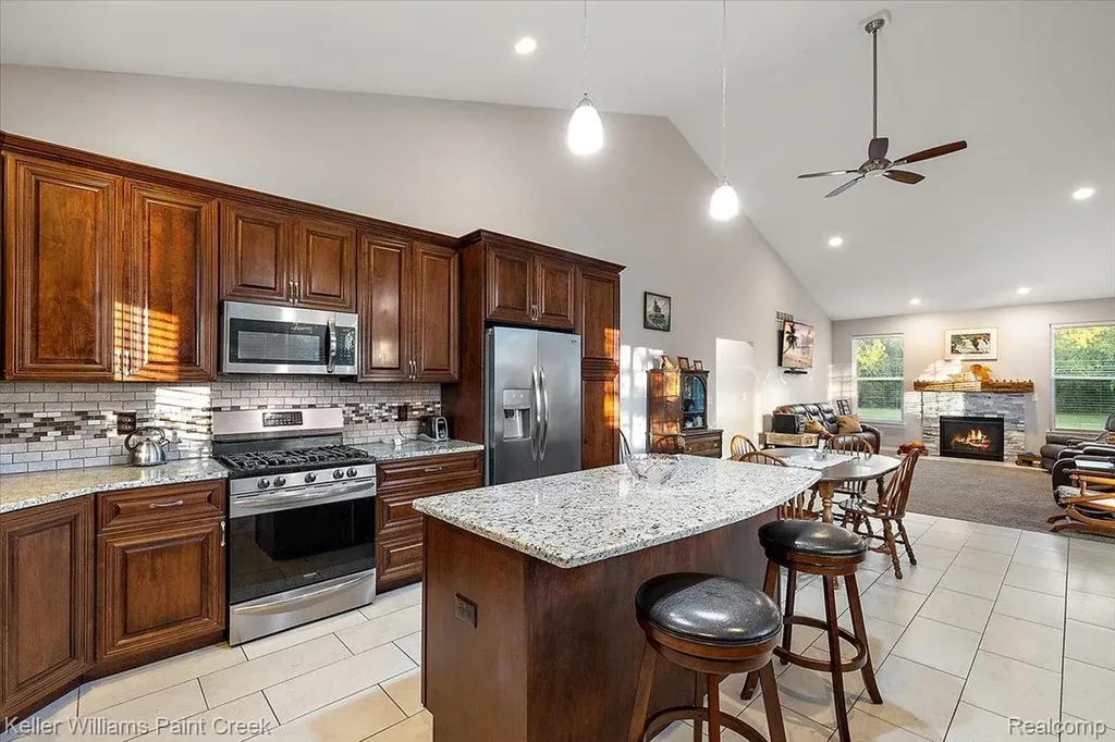 54230 Card Road Macomb Township MI 48042