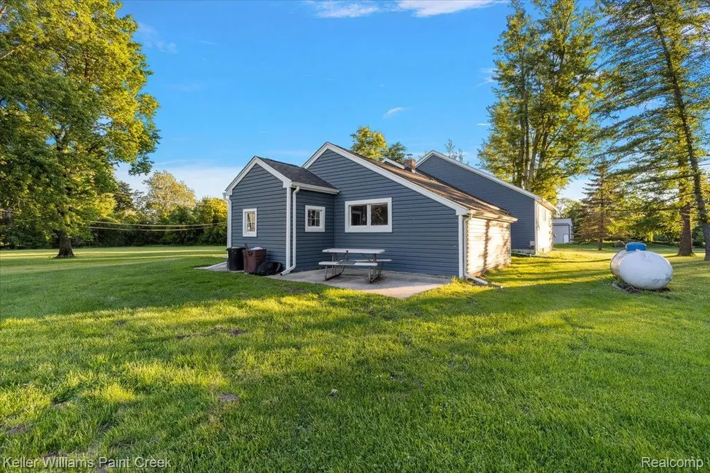 54230 Card Road Macomb Township MI 48042
