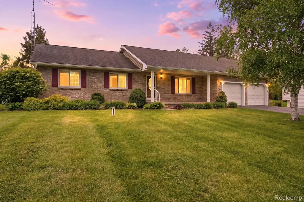 2482 Valley Lane Drive Grand Blanc Charter Township MI 48439